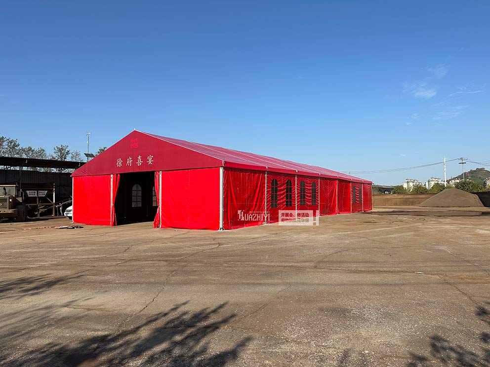 鄭州婚慶篷房出租公司搭建紅色喜篷現場